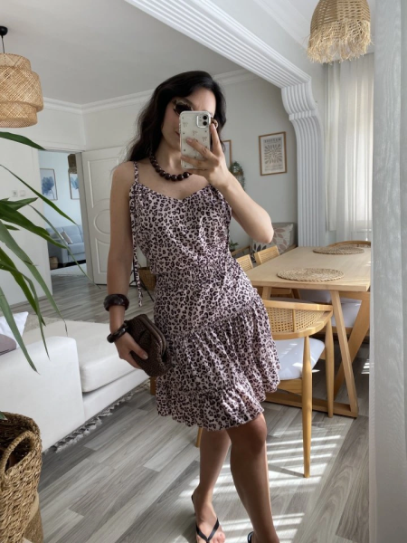 Kadın Askılı V Yaka Beli Pileli Leopar Desen Eteği Fırfırlı Süprem Elbise