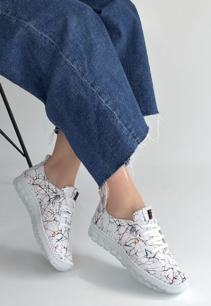 Kinte Beyaz Desenli Deri Bağcıklı Spor Ayakkabı