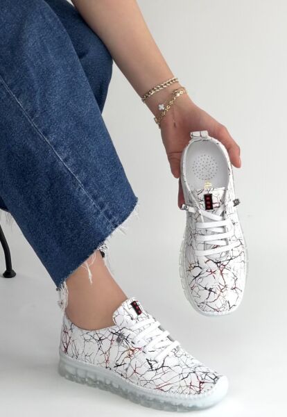 Kinte Beyaz Desenli Deri Bağcıklı Spor Ayakkabı