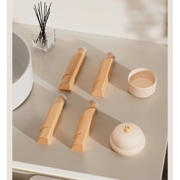 4'ü 1 Arada Seyahat Şişesi Seti