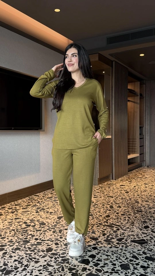 Kadın V Yaka Bluz Ve Pantolon Ikili Takım