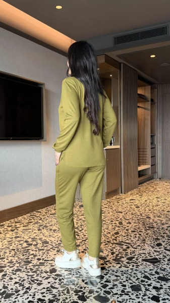 Kadın V Yaka Bluz Ve Pantolon Ikili Takım