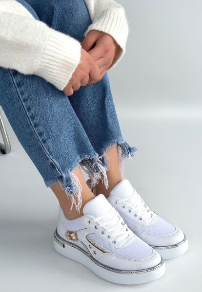 Junda Beyaz Cilt Bağcıklı Spor Ayakkabı