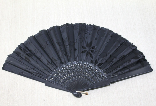 Plastik Siyah Yelpaze