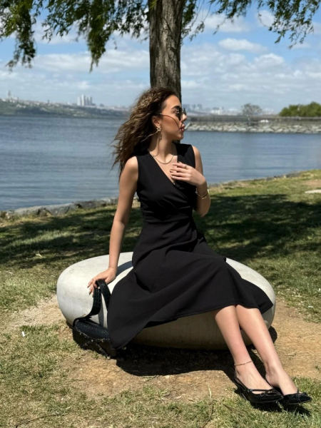 Kadın Ithal Krep Kumaş Kruvaze Yaka Eteği Kloş Kolsuz Mini Elbise