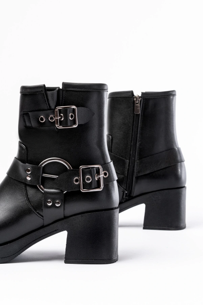 5109-3028 Siyah Toka Aksesuarlı Fermuarlı Topuklu Günlük Kadın Bot