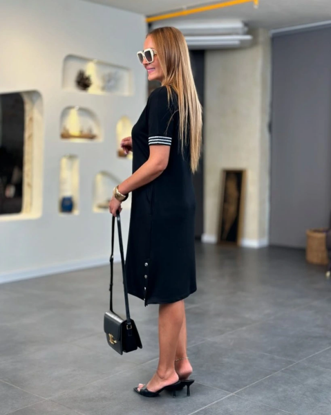 Kadın Kısa Kollu V Yakalı Yanlardan Yırtmaç Ve Düğmeli Viskon Iki Iplik Elbise