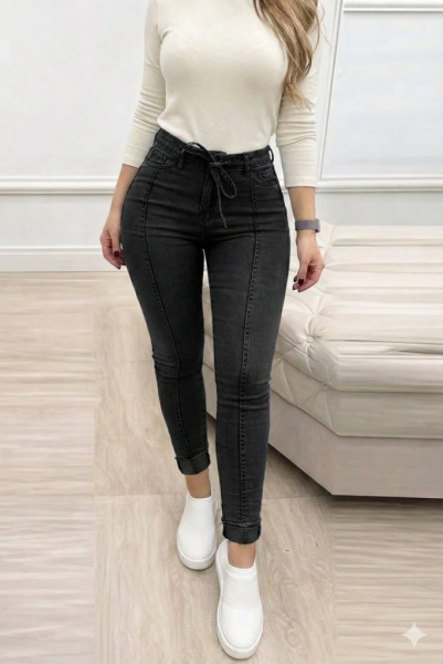 Kadın Yüksek Bel Belden Kuşaklı Yırtık Detaylı Kot Pantolon