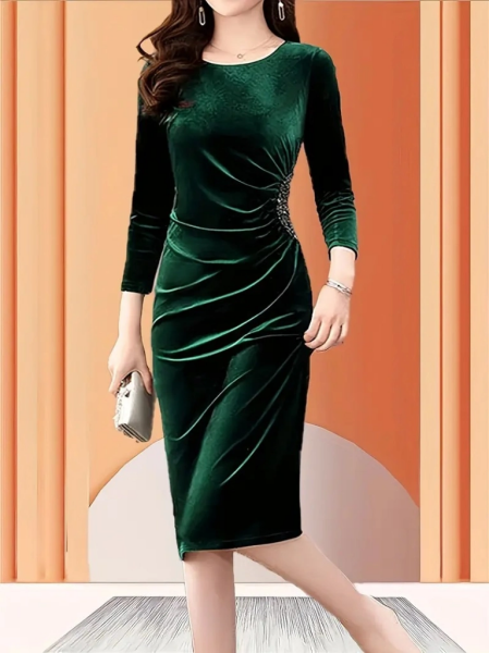 Kadın Uzun Kollu Yakası Açık Yanlardan Büzgülü Taş Detaylı Midi Kadife Elbise