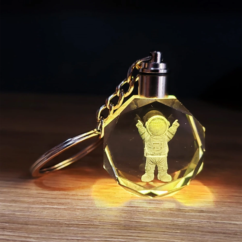 Mutlu Astronot Tasarımlı Renk Değiştiren Anahtarlık