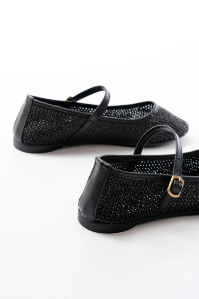 7432 Siyah Fileli Toka Detaylı Günlük Kadın Babet