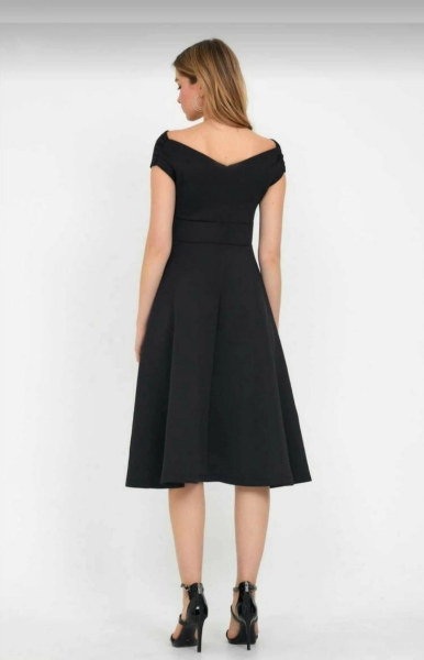 Düşük Omuz Eteği Pileli Krep Kumaş Midi Boy Elbise