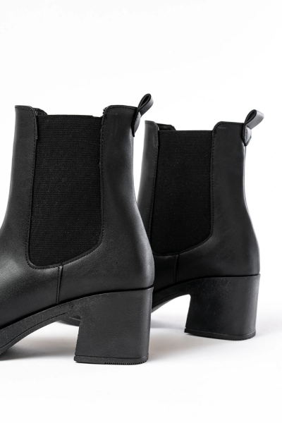5109-3056 Siyah Lastikli Kalın Topuklu Günlük Kadın Bot
