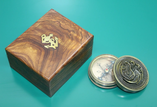 Ahşap Kutulu Pirinç Pusula Ejderha Desenli