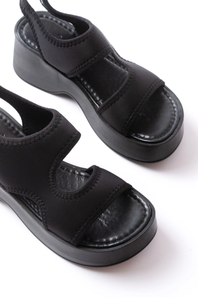 24414-573 Siyah Dalgıç Günlük Dolgu Topuk Kadın Sandalet