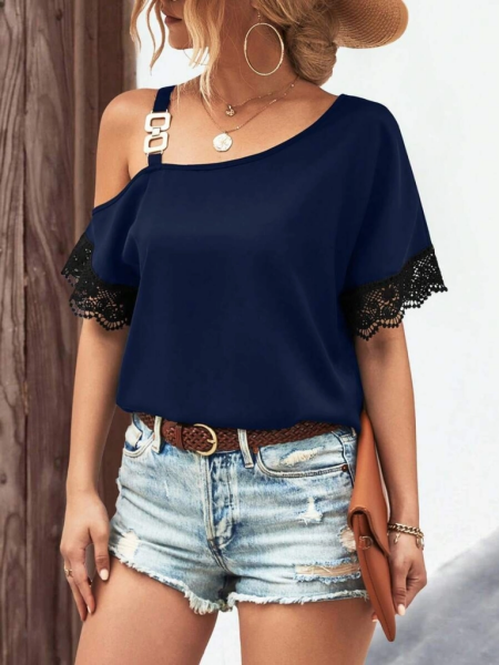 Kadın Tek Omuzu Askılı Kısa Kollu Toka Detaylı Dantelli Viskon Bluz