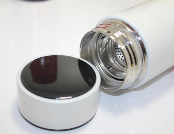 Anime Baskılı Dijital Göstergeli Termos 500 ml Model 3