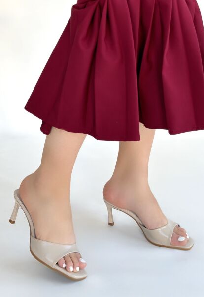 Ribay Bej Rugan Topuklu Terlik