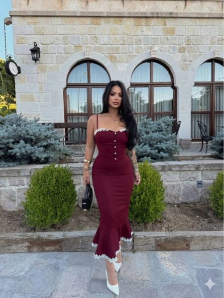 Kadın Güpür Dantel Detaylı Gizli Fermuarlı Midi Boy Elbise