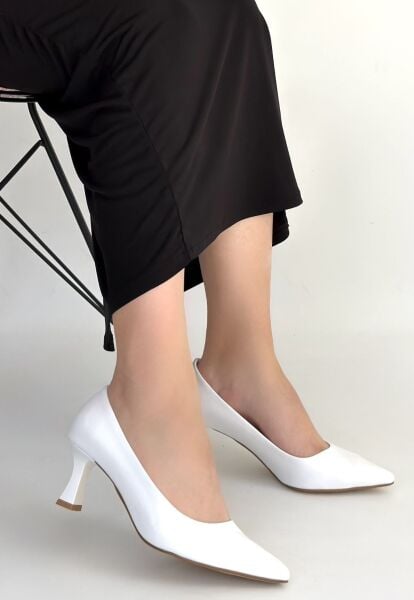 Mırta Beyaz Cilt Topuklu Ayakkabı