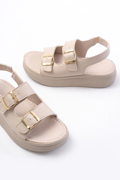 24413-572 Bej Günlük Dolgu Topuk Toka Aksesuarlı Kadın Sandalet