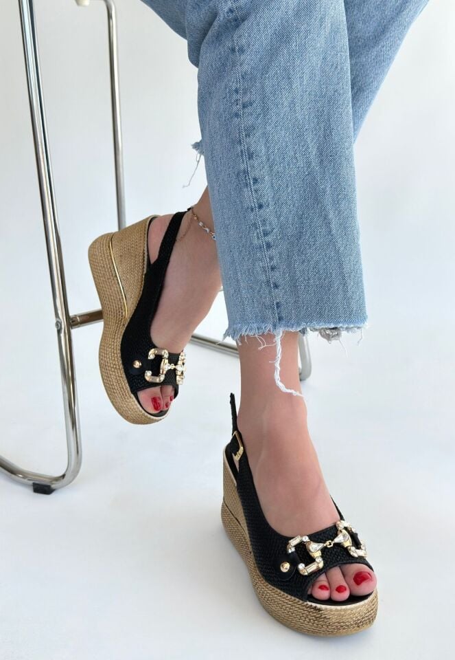 Caver Siyah Cilt Dolgu Topuk Sandalet