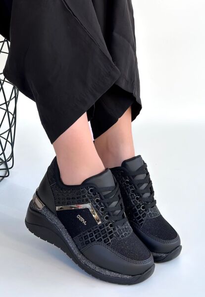 Geja Siyah Cilt Bağcıklı Spor Ayakkabı