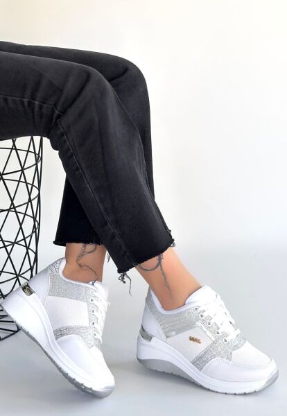 Geja Beyaz Cilt Bağcıklı Spor Ayakkabı