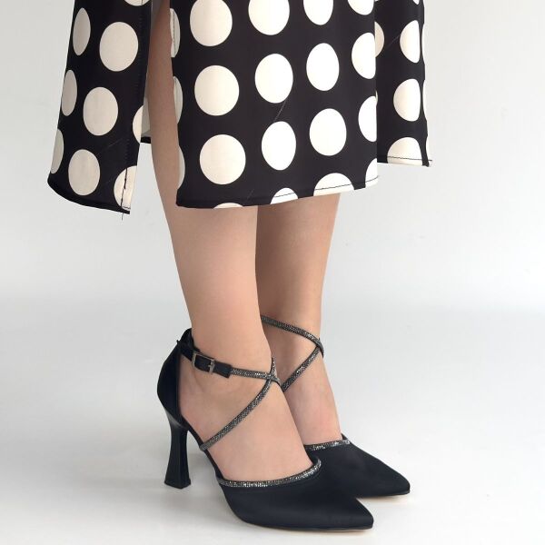 Kanji Siyah Saten Topuklu Ayakkabı