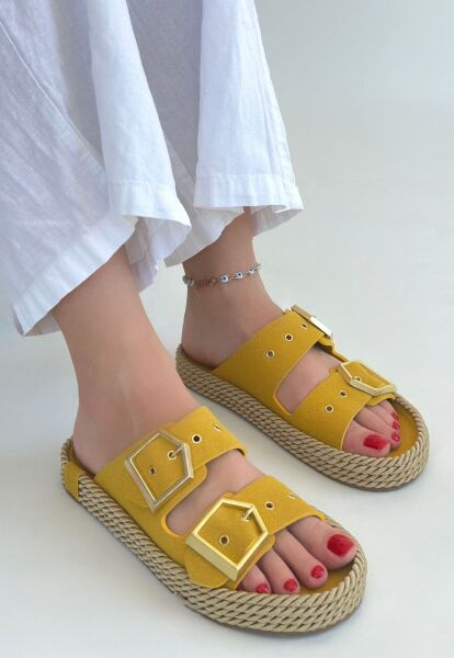 Loera Sarı Nubuk Çift Tokalı Terlik