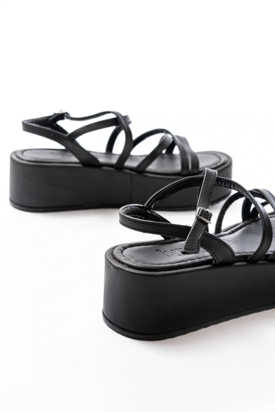 861-1029 Siyah Dolgu Kadın Sandalet