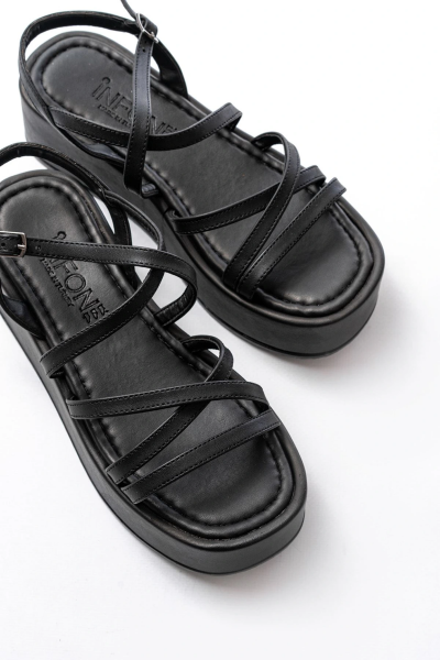 861-1029 Siyah Dolgu Kadın Sandalet