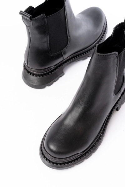 2051-2137 Siyah Lastikli Günlük Kadın Bot