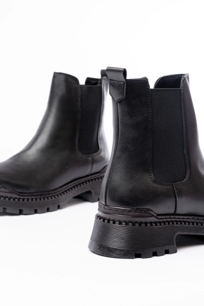 2051-2137 Siyah Lastikli Günlük Kadın Bot