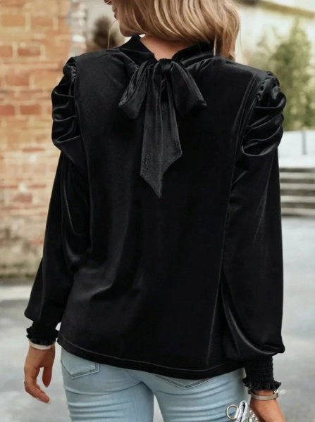 Kadın Uzun Kollu Balıkçı Yaka Damla Detaylı Kadife Bluz