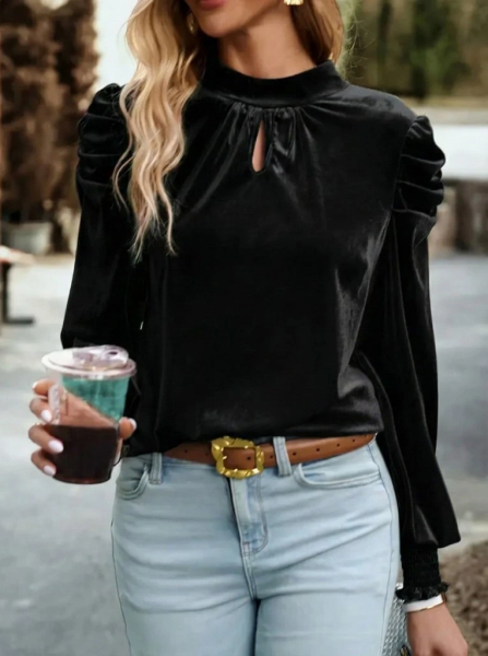 Kadın Uzun Kollu Balıkçı Yaka Damla Detaylı Kadife Bluz