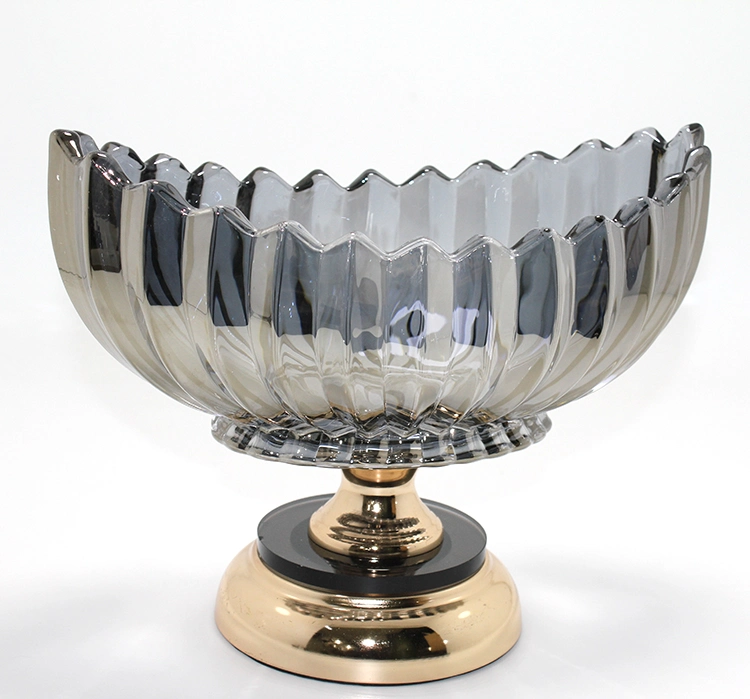 Lüks Füme Kristal Cam Gondol Gold Ayaklı Sunumluk