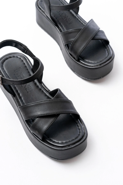 861-1005 Siyah Günlük Çapraz Dolgu Topuk Kadın Sandalet