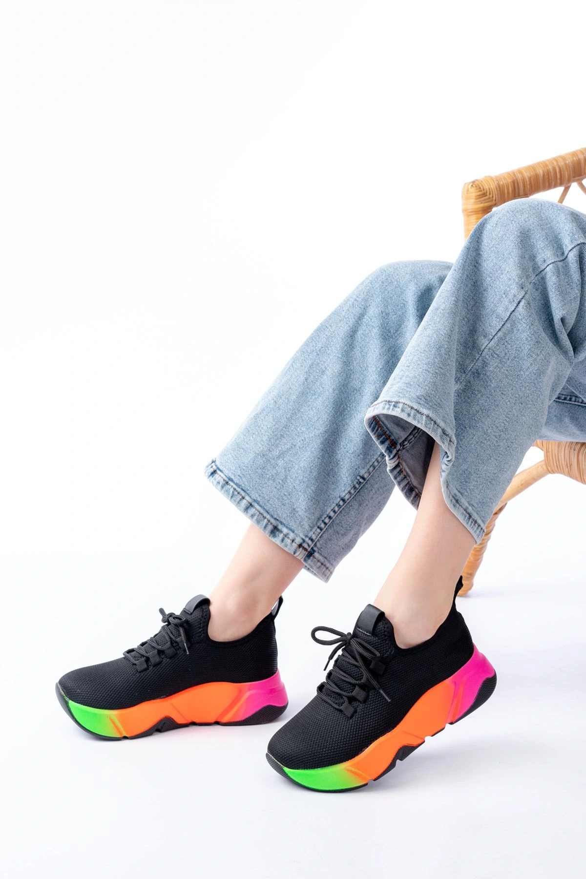 RS-400  Siyah Bağcıklı Fileli Renkli Taban Günlük Kadın Spor