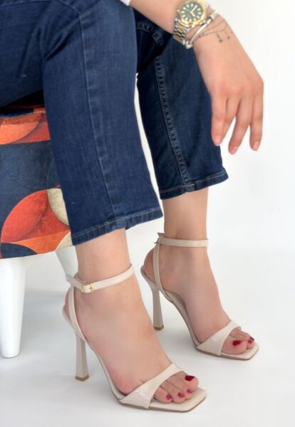 Jowin Bej Rugan Topuklu Bilekten Kemerli Ayakkabı