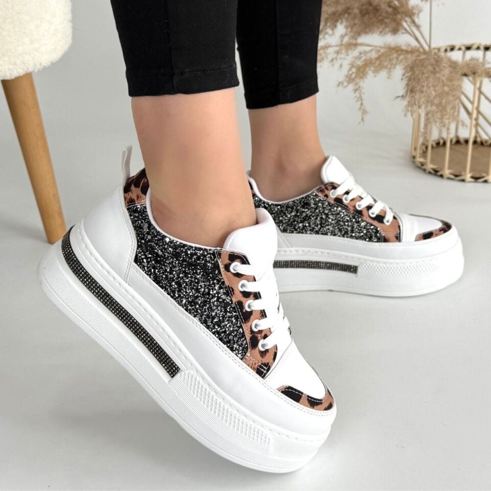 Lawin Beyaz Cilt Siyah Simli Bağcıklı Spor Ayakkabı