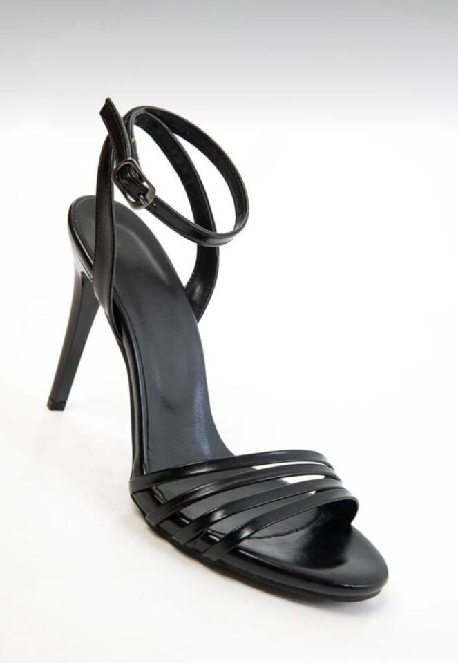 Coze Siyah Topuklu Ayakkabı
