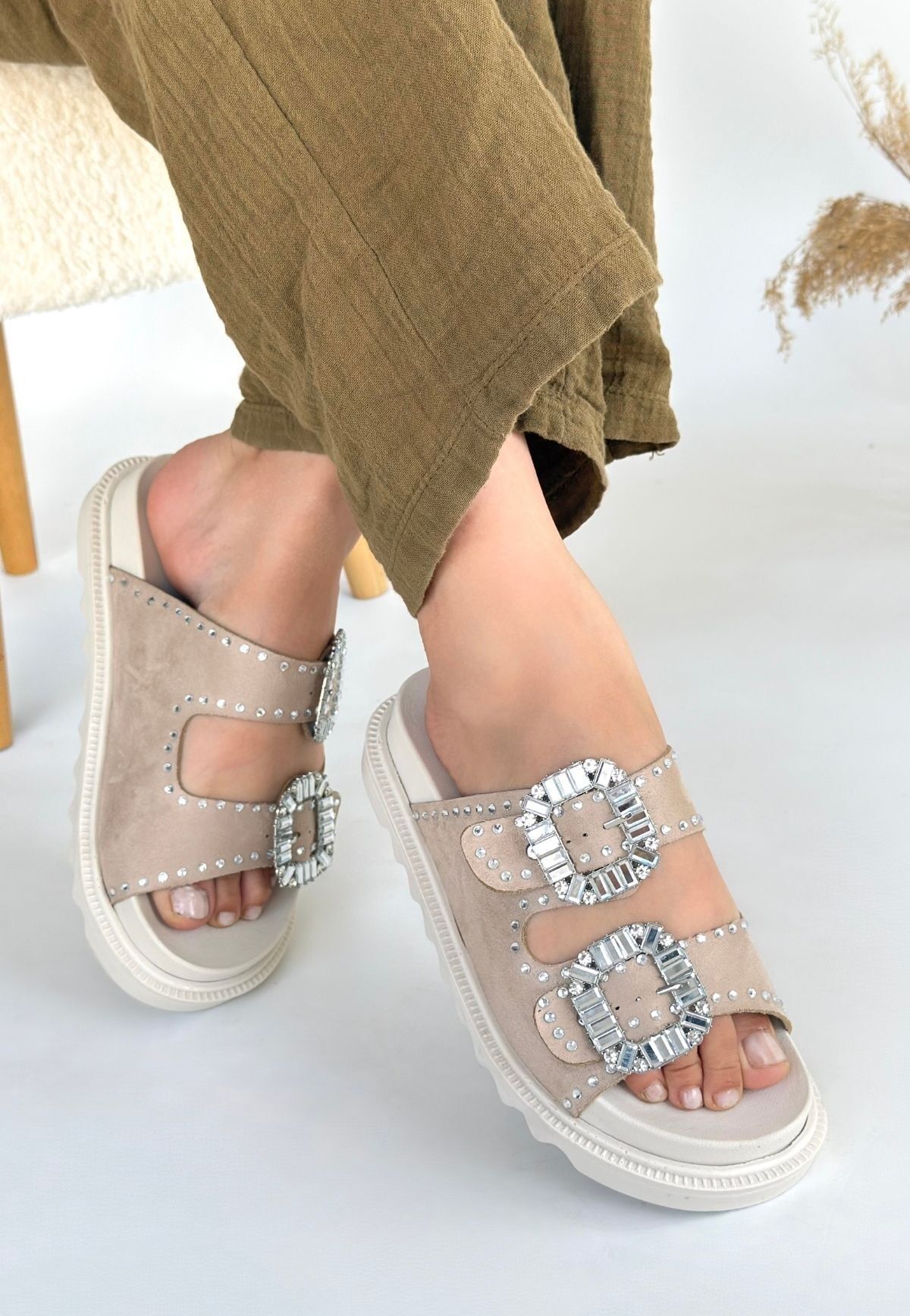 Juana Bej Nubuk Taşlı Terlik