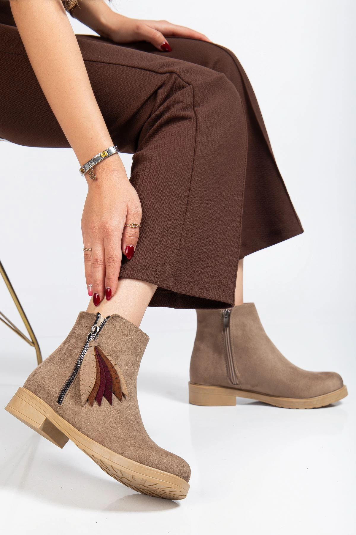 165-205 Vizon Süet  Yaprak Desenli Fermuarlı Günlük Kadın Bot